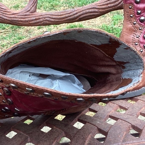 Vince Camuto Madalissa Leather Distressed Studded Almond Toe Ankle Booties - Picture 10 of 11